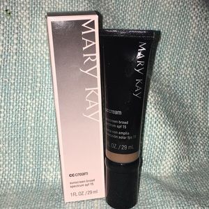 Mary Kay CC Cream in Very Deep SPF 15